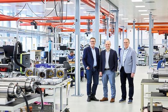 V. l. n. r.: Michael Lösch, geschäftsführender Gesellschafter, Dr. Jens Falker, seit 1. April Geschäftsführer, und sein Vorgänger Dr. Edgar Verlemann.(Bild:  GMN)