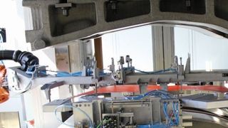 Der Beweis ist erbracht: Mit einer industrietauglichen Presshärtelinie ohne Ofen ist das ofenfreie Warmumformen möglich geworden. (Bild: Neue Materialien Bayreuth)