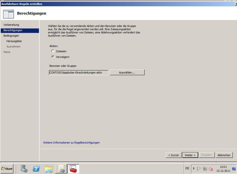 Verweigerungs-Regeln überschreiben vorhandene Zulassungs-Regeln.  Über den Weg des Active Directory lassen sich Anwendungen für einzelne Gruppen sperren und für andere erlauben. Damit für ein Benutzerkonto eine Applocker-Regel gilt, muss dieses lediglich in die entsprechende Windows-Gruppe aufgenommen werden. Um eine Applocker-Regel zu erstellen, gehen Sie folgendermaßen vor: (1) Klicken Sie mit der rechten Maustaste auf „Ausführbare Regeln“.  (2) Wählen Sie im Kontextmenü „Neue Regel erstellen“. (3) Wählen Sie auf der nächste Seite „Verweigern“ als Grundlage für die Regel aus. (4) Wählen Sie die Gruppe aus, für welche die Regel gelten soll. (Archiv: Vogel Business Media)