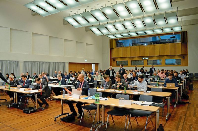 Good forecasts at the BAK Autumn Conference in Basel: The Swiss economy should grow by 2.3 per cent next year. In particular the MEM industry is profiting from the improved export conditions. (Sergio Caré)