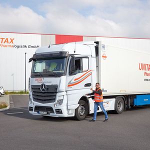 Von seinen drei Standorten (hier Großbeeren) aus übernimmt Unitax auch die Feindistribution und beliefert täglich Apotheken, Kliniken und Pflegeeinrichtungen.(Bild:  Unitax)