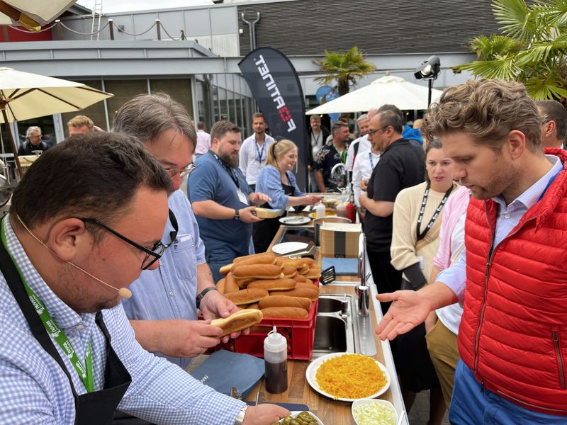 Der Run auf die Wurst ist groß, aber wo ist die Fischsemmel? (IT-BUSINESS)