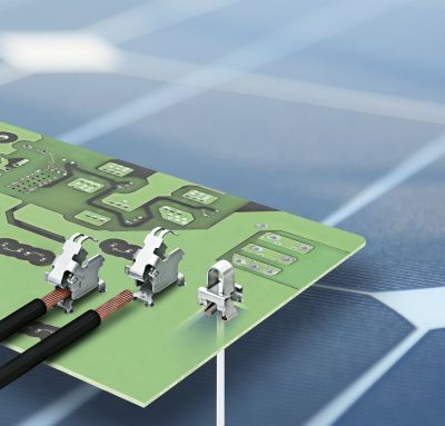 Horizontaler und vertikaler Leiteranschluss – die reflow-lötfähigen Leiterplattenklemmen besitzen eine Stromtragfähigkeit von bis zu 41 A. (Bild: Phoenix Contact)