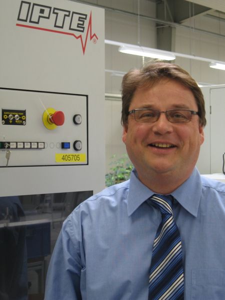 Helmut Spring (48) hat bei der IPTE Germany GmbH die Position des Business Unit Manager Test übernommen. Der Diplom Ingenieur der Nachrichtentechnik war zuvor schon freiberuflich für die IPTE tätig.  (Archiv: Vogel Business Media)