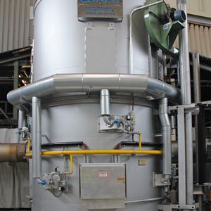 Bild 1: Die sehr warmen Abgase der Wasserstoff-Haubenglühanlage werden durch einen Wärmetauscher geleitet, um die Heizungsanlage des Unternehmens zu unterstützen.