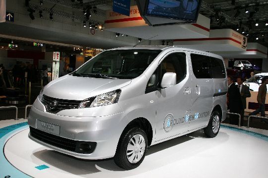 Ebenfalls neu ist die Personentransporter-Variante „Evalia“ des NV 200. (Archiv: Vogel Business Media)