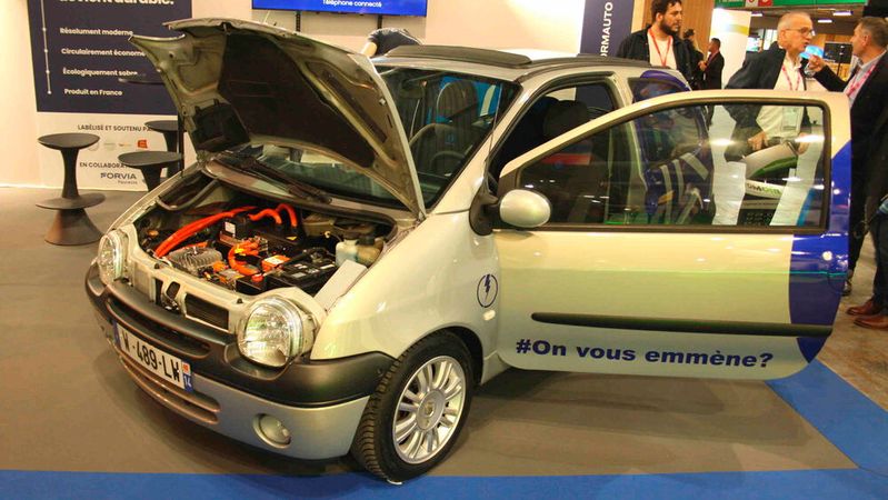 Auf dem Pariser Autosalon zeigt Lormauto seine Twingo-Umbauten. (Bild:  SP-X/Mario Hommen)