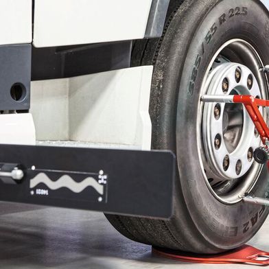 Josam bietet drei neue, praktische Pakete zur Achsvermessung an. (Bild: Josam)