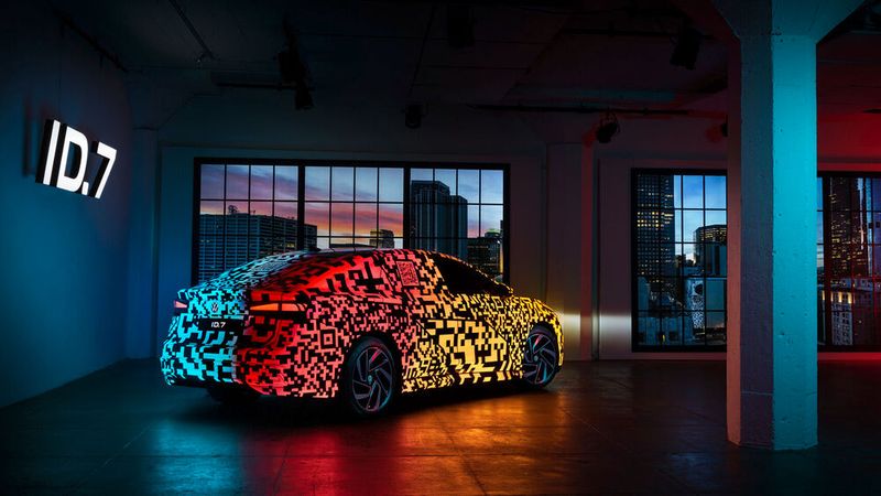 Der Lack leuchtet aus sich selbst heraus. (Bild: Volkswagen AG)