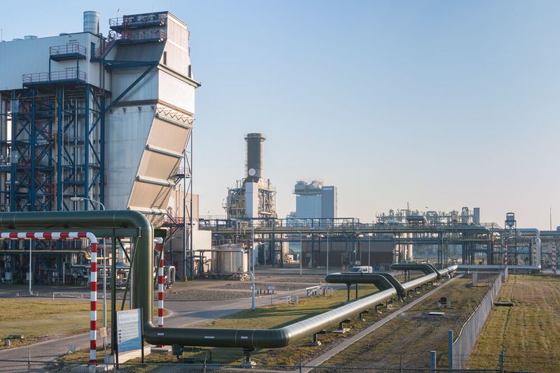 The salt is obtained from deposits at Delfzijl that are free of contamination and purified with the use of steam from sustainable sources, making it suited for industrial applications.  (Ronny Benjamins - Akzo Nobel)