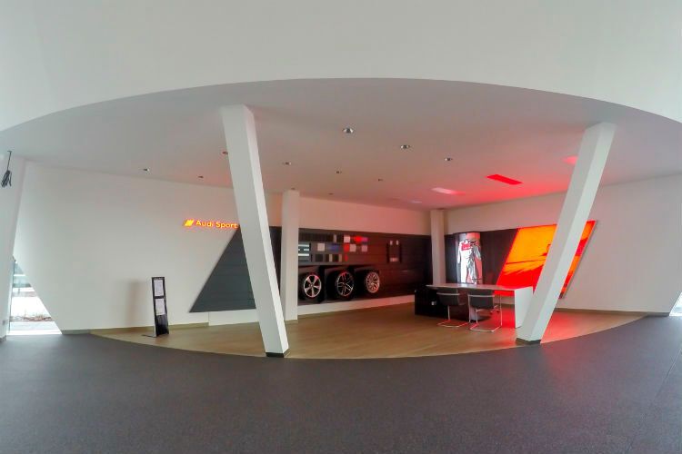 Auch eine eigene Sportwagenecke gibt es im neuen Audi-Zentrum. (Foto: UGW)