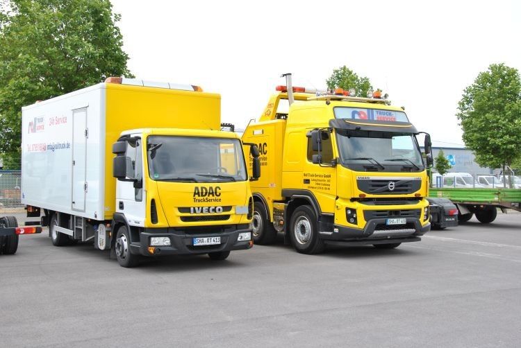 Stets zu Diensten: Die Serviceflotte hilft bei kleinen wie großen Pannen rasch aus der Klemme – notfalls kommt der hauseigene 220-Tonnen-Bergekran. (Foto: Dominsky)
