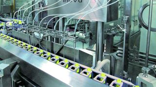 Die Füllstation arbeitet mit einem mehrstelligen Zeit-Drucksystem. (Bilder: Optima Group Pharma) (Archiv: Vogel Business Media)