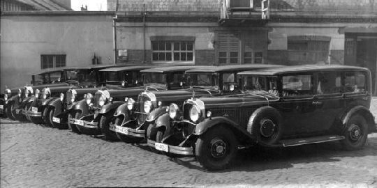 Teil des Schlüter’schen Wagenparks 1932. (Archiv: Vogel Business Media)