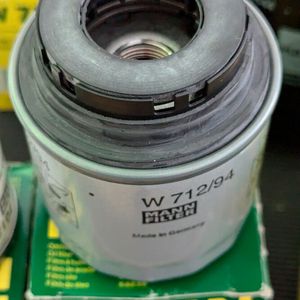 Neuer Trend bei Ölfilterpatronen: Statt klassischem Gewinde stellt nun ein Bajonett-Verschluss die Verbindung Filter-Modul/Motor her. Vorteil: immer leicht zu öffnen, kein Spezialwerkzeug notwendig.(Bild:  Dominsky – VCG)