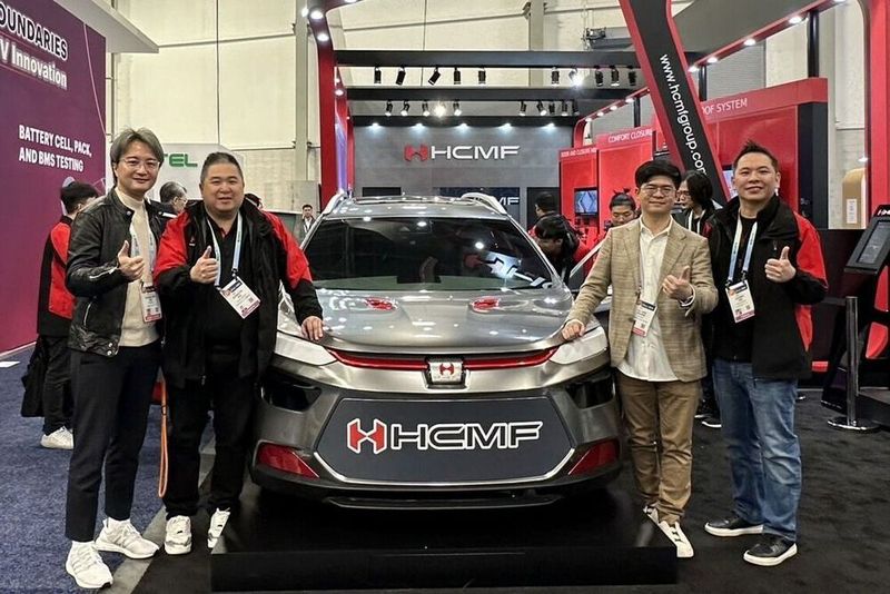 TMY Technology und die HCMF Group präsentierten ein Sicherheitssystem für Kinder in Autos und eine intelligente automatische Türöffnertechnologie die auf Millimeterwellenradar basiert. Das System kann das Innere eines Autos scannen und die Daten an das Smartphone des Halters schicken. Zu den Informationen gehört etwa die Temperatur im Auto.  (Bild: HCMF)