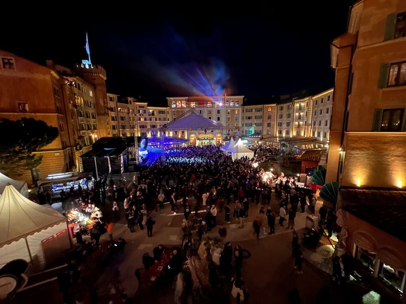 Das Wetter hält und jeder kann die ABBA Show anschauen. (Bild: Vogel IT-Medien GmbH)