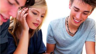 Amplifon offre également des places de formation pour le nouvel apprentissage d'acousticienne/acousticien en systèmes auditifs CFC en 2017. (Image: Amplifon AG)