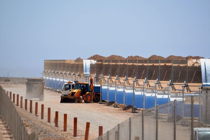 Im südmarokkanischen Ouarzazate am Tor zur Sahara wird zurzeit der größte Solarkomplex der Welt gebaut. (Dr. Thomas Isenburg)
