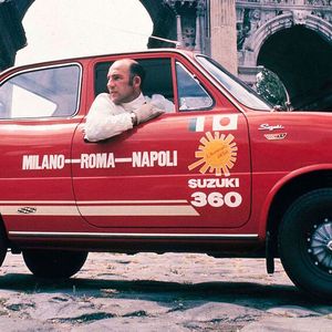 Der Suzuki Fronte war ein typischer Vertreter der Kei-Car-Klasse. Er war die Stufenheckversion des Suzuki Suzulight TL Van und wurde im März 1962 als Suzuki Suzulight Fronte vorgestellt.(Bild:  Suzuki)