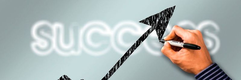 Der Weg zum Erfolg: Wer transformiert, kann in der Regel eine digitale Dividende einstreichen. (Bild:   / CC0)