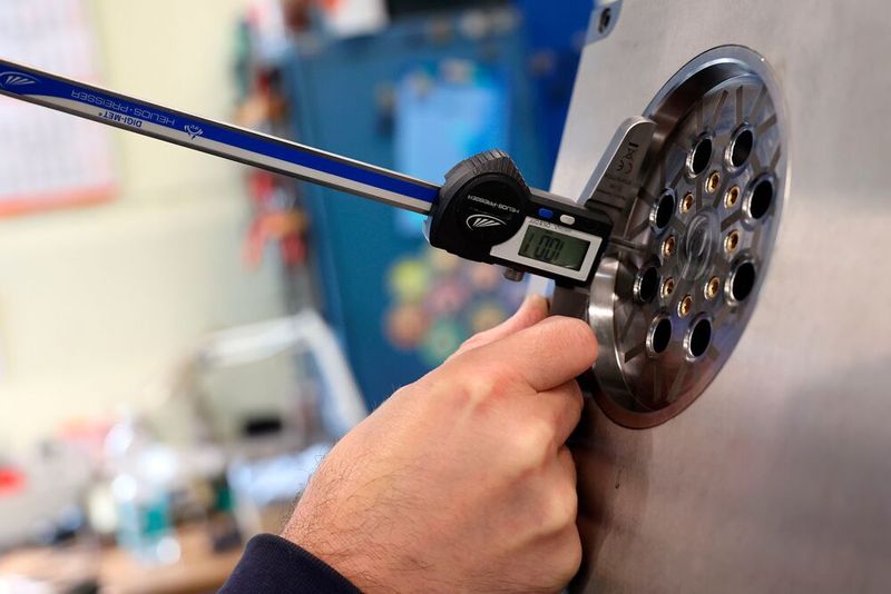 Ein wichtiger Erfolgsfaktor bei HPF sind die rund 30 Mitarbeiter: Sie vereinen ein hohes Maß an Fingerspitzengefühl mit tiefem technischem Know-how, gepaart mit Leidenschaft zur Metallbearbeitung und Können. (Bild: Maschinenmarkt/rw)