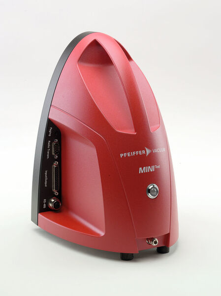 Abb.3: Der portable Lecksucher Minitest 300 (Pfeiffer Vacuum)