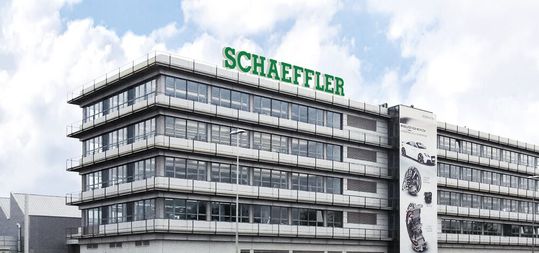 Schaeffler ist optimistisch: Im ersten Quartal kehrte das Unternehmen dank der anhaltenden Markterholung und Kostensenkungen unter dem Strich in die Gewinnzone zurück. (Bild:  Schaeffler)