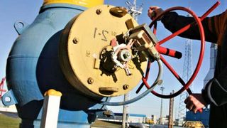 Deutschlands Industrie leidet an fehlendem Erdgas. Das bisherige Tempo in Sachen Einsparungen reicht außerdem nicht aus, wie der Bundesverband der Deutschen Industrie (BDI) glaubt. Hier einige Anmerkungen. (Bild: dpa)