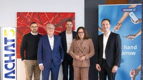 V. l.: Nick Heronim (Geschäftsführer und Gesellschafter, Achat Engineering GmbH), Jürgen Schaffhausen (Gründer und Gesellschafter, Achat Engineering GmbH), Ralf Vetter (Geschäftsführer, Schunk Electronic Solutions GmbH), Kristina I. Schunk (CEO, Schunk SE & Co. KG), Benjamin Bollinger (Financial Reporting and M&A Management, Schunk SE & Co. KG) (Bild: Schunk SE & Co. KG)
