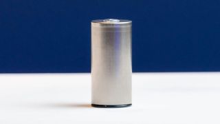 Die neuen Rundzellen haben einen Durchmesser von 4,6 Zentimetern. (Bild: EAS Bateries)