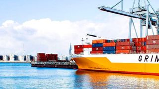 Lithium-Ionen-Akkus mögen keine hohen Temperaturen. Diese lösen chemische Prozesse aus, die die Oxidation der Elektroden befördern und damit den Zustand der Batterie weiter verschlechtern. Hin und wieder kommt es sogar zu Aufblähungen oder Explosionen. Ein Automobilhersteller suchte deshalb nach einer Tracking-Lösung, die neben der geografischen Ortung auch die Temperatur erfasst und übermittelt, der der Transportcontainer ausgesetzt ist. (Bild: gemeinfrei)