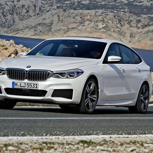 (BMW)