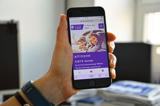 Fahrzeugabonnements online buchen: Auto Kölbl in Unterschleißheim vermarktet über die Plattform „All in one Cars“ Autos mit flexi- blen Laufzeitverträgen – und stellt diesen Service auch anderen Händlern zur Verfügung.(Bild:  Achter/»kfz-betrieb«)