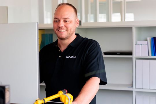 Sven Schmid, Head of Services bei Robotec. (Bild:  Robotec)