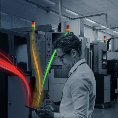 WeAssist verbindet klassische Signalsäulen mit einer intelligenten Cloudlösung. So ermöglichen die einzelnen Farben der Signalsäulen eine klare und intuitive Kommunikation im laufenden Betrieb. (Bild: Werma)