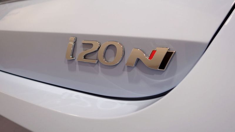 Der i20 N ist nach dem i30 N und dem i30 Fastback N das dritte Hochleistungsmodell der Koreaner. (Bild: Wehner/»kfz-betrieb«)