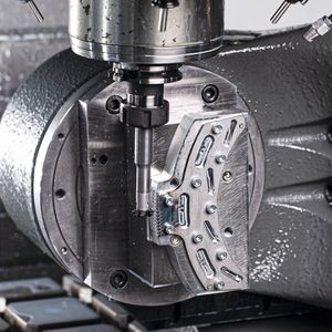 Durch den schwingungsdämpfenden Vollhartmetallschaft treten trotz der langen Auskragung keine Probleme mit Vibrationen des Werkzeugs auf.(Bild:  Horn / Sauermann)