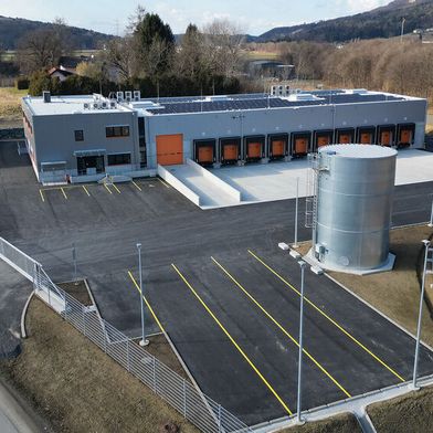 An allen vier Standorten von Trans-O-Flex Thermomed Austria (Lebring (im Bild), Fritzens, Regau und Großebersdorf) wurde eine neue Dispositions-Software eingeführt. (Bild: Trans-O-Flex)
