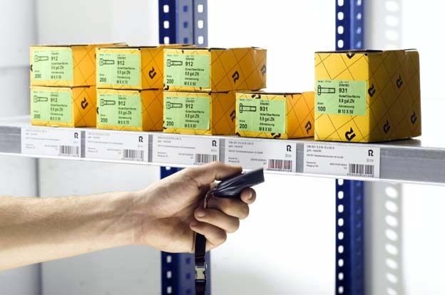 Die Barcodes können der Regalbeschriftung dienen oder werden zum individuellen Barcode-Katalog zusammengestellt. Zusammen mit einem handlichen Scanner ist der Kunde in der Lage, seinen Bedarf an C-Teilen wie Schrauben, Muttern, Zubehör schnell zu erfassen. (Archiv: Vogel Business Media)