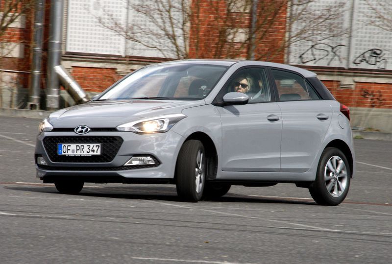 ... der i20 mischt in der Klasse um VW Polo und Opel Corsa mit. (ampnet/Busse)