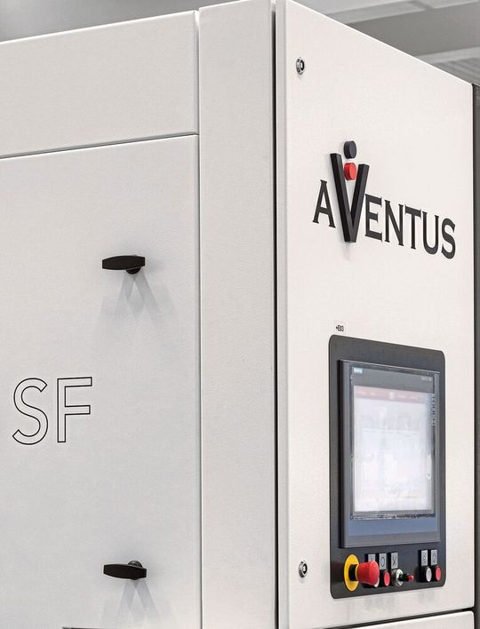 Die leistungsstarke Verpackungsmaschine für freifließende Schüttgüter von Aventus füllt bis zu 2600 Säcke mit einem Gewicht von 25 kg pro Stunde ab.(Bild:  Aventus)