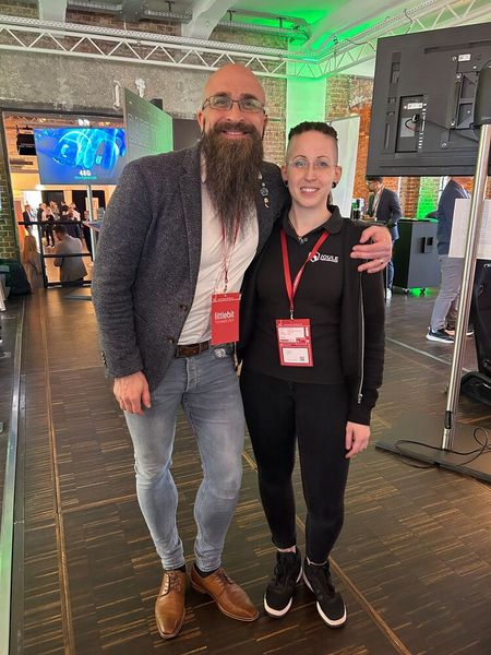 Marius Lauer und Laura Evers (beide Littlebit) (Bild: Vogel IT-Medien)