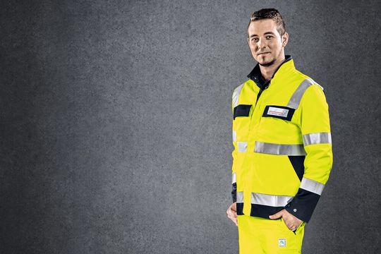 Auch bei PSA ist Veredelung möglich. Sie muss jedoch fachgerecht durchgeführt werden und darf nicht zur Einschränkung der Schutzwirkung führen. Spezielle Kriterien gelten auch beim Warnschutz. Textile Mietdienstleister wie die DBL übernehmen die fachgerechte Umsetzung und regelmäßige Pflege. Auch bei PSA ist Veredelung möglich. Sie muss jedoch fachgerecht durchgeführt werden und darf nicht zur Einschränkung der Schutzwirkung führen. Spezielle Kriterien gelten auch beim Warnschutz. Textile Mietdienstleister wie die DBL übernehmen die fachgerechte Umsetzung und regelmäßige Pflege.