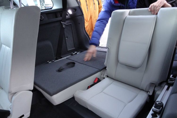 Mit einem Handgriff lassen sich die Sitz umklappen. (Foto: Mauritz)