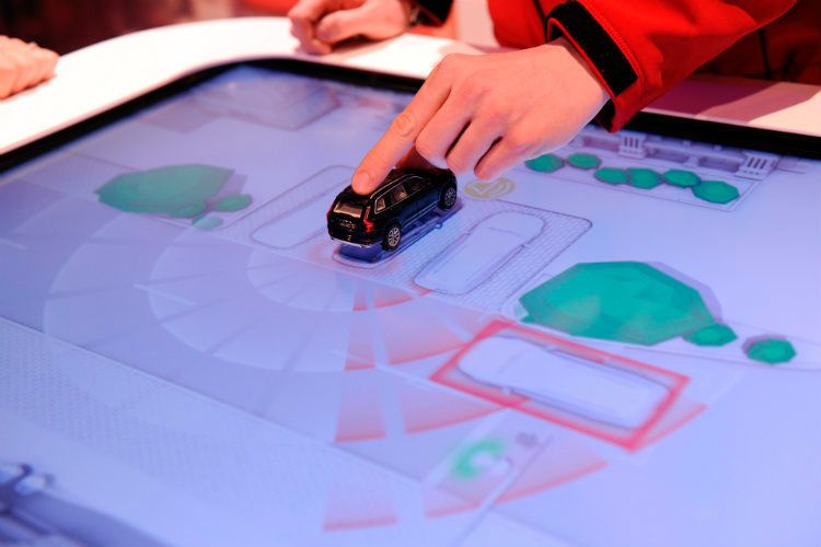 ... können sich die Besucher über die Volvo-Technologien informieren. (Foto: Christian Bittmann/Volvo)