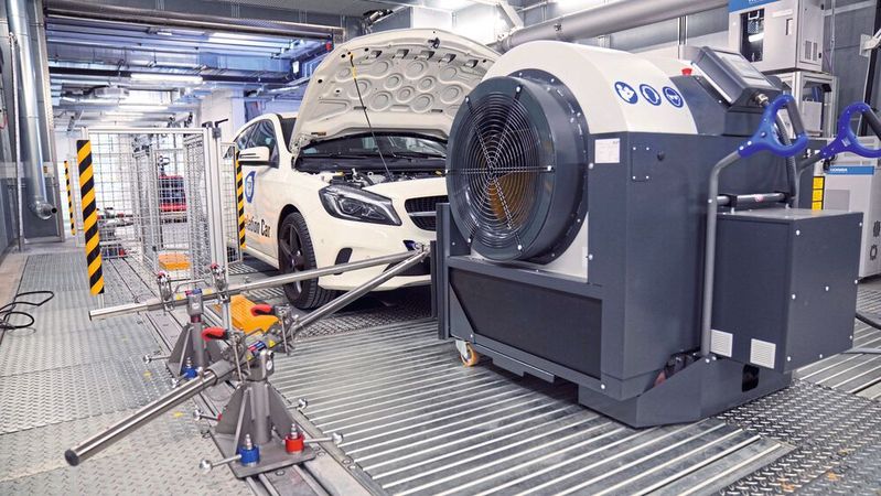Im neuen MAZ gibt es sechs Prüfstände von Horiba und AIP (Maha), fünf davon mit vier angetriebenen Rollen. (Bild:  TÜV Süd)