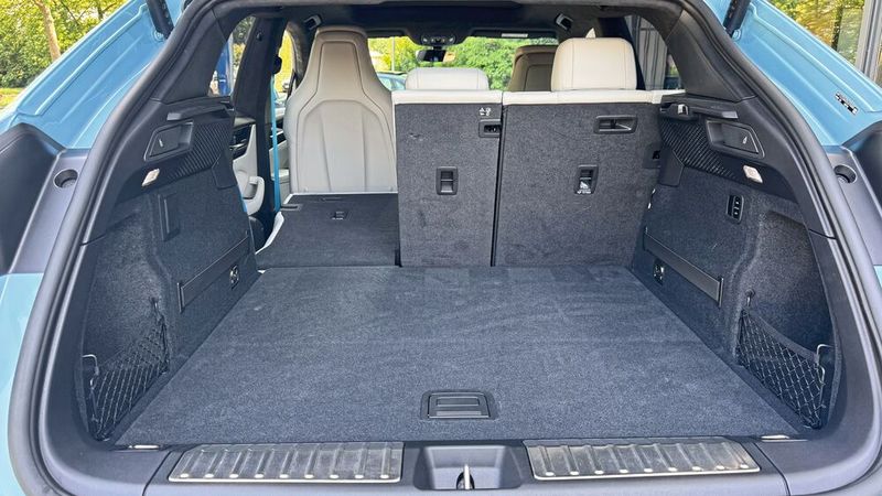 Die Rücksitzbank lässt sich geteilt umlegen. (Bild: Achter – VCG)