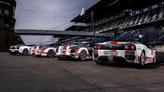 Racepool99 bietet einzigartige Motorsport-Events auf bekannten Rennstrecken an.(Quelle:  Racepool99)