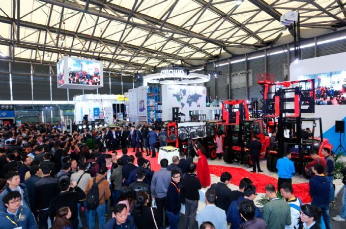 Für den Materialfluss bietet sich die Cemat Asia an. (Cemat Asia)